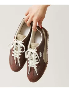 PUMA スニーカー